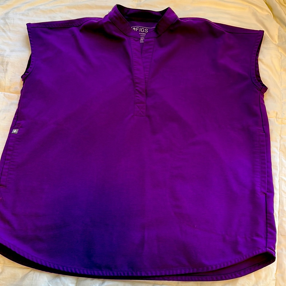 XS Purple *RARE* Rafaela Figs Scrub Top